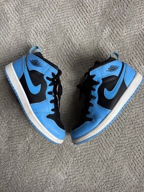 Jordan 1 Mid 2.5Y